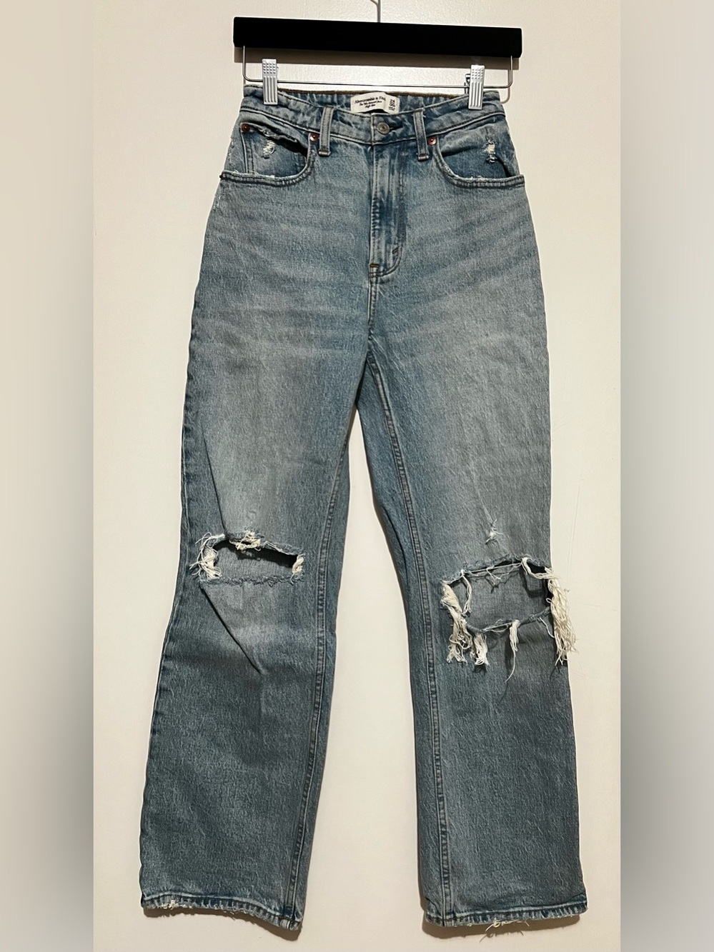 Abercrombie & Fitch Distressed The 90s Relaxed High Rise Jeans Curve Love